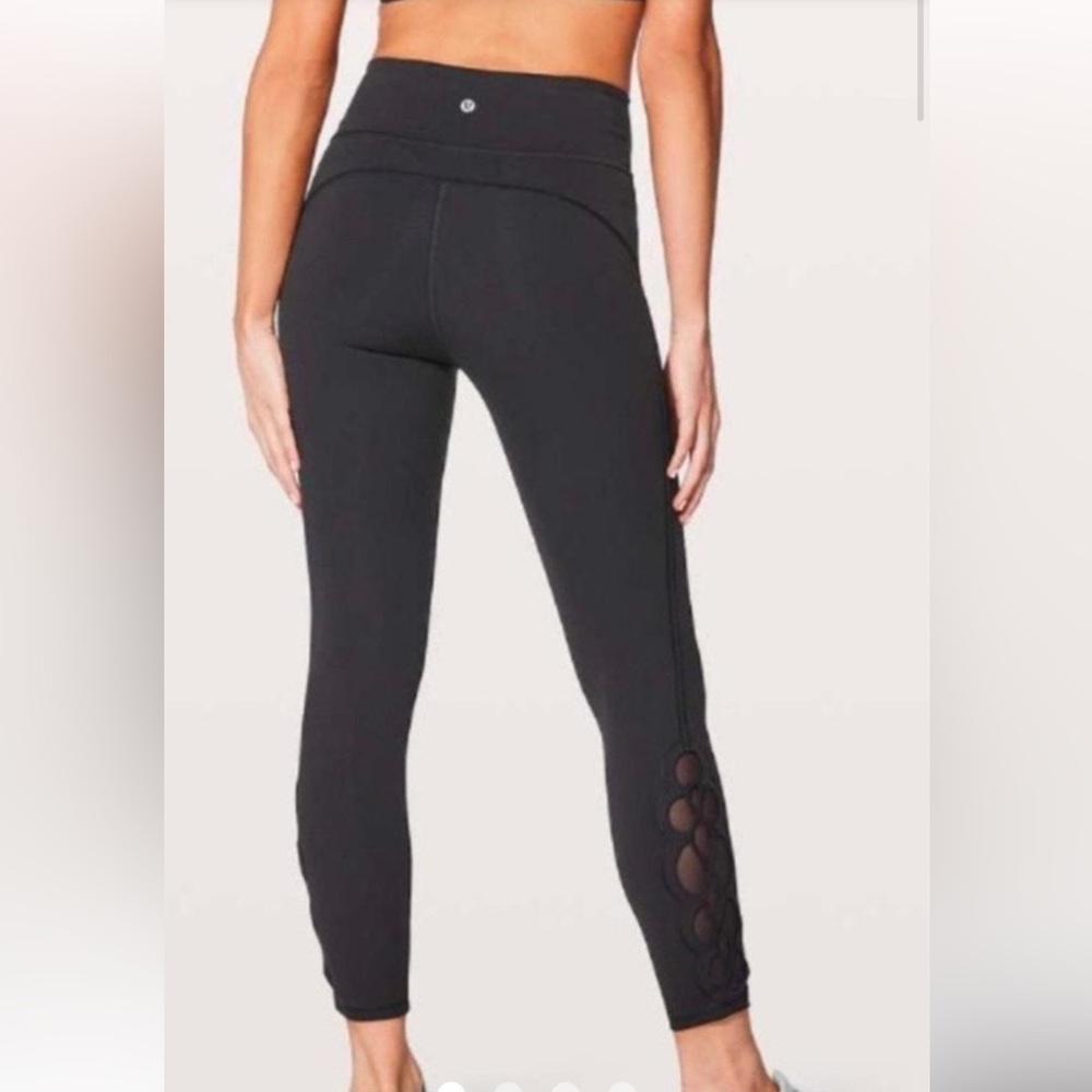 Lululemon black leggings braided mesh detail ankle size 8 excellent condition